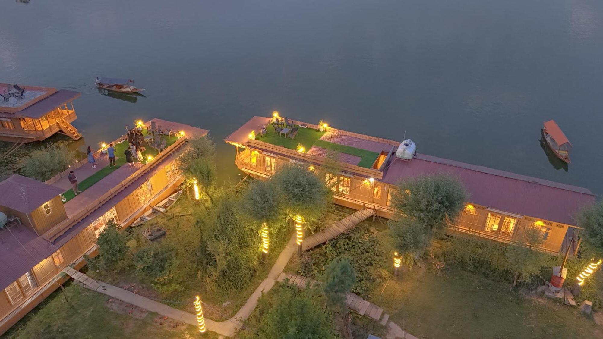 Hotel Peacock Houseboats Srīnagar Zewnętrze zdjęcie