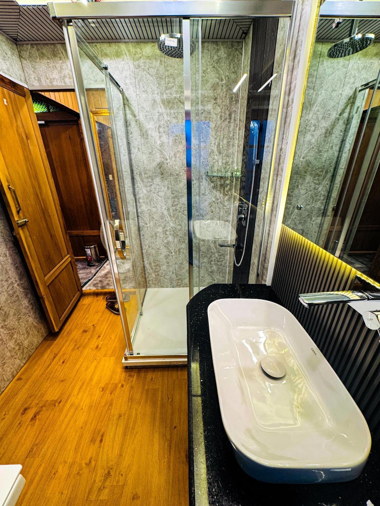 Hotel Peacock Houseboats Srīnagar Zewnętrze zdjęcie