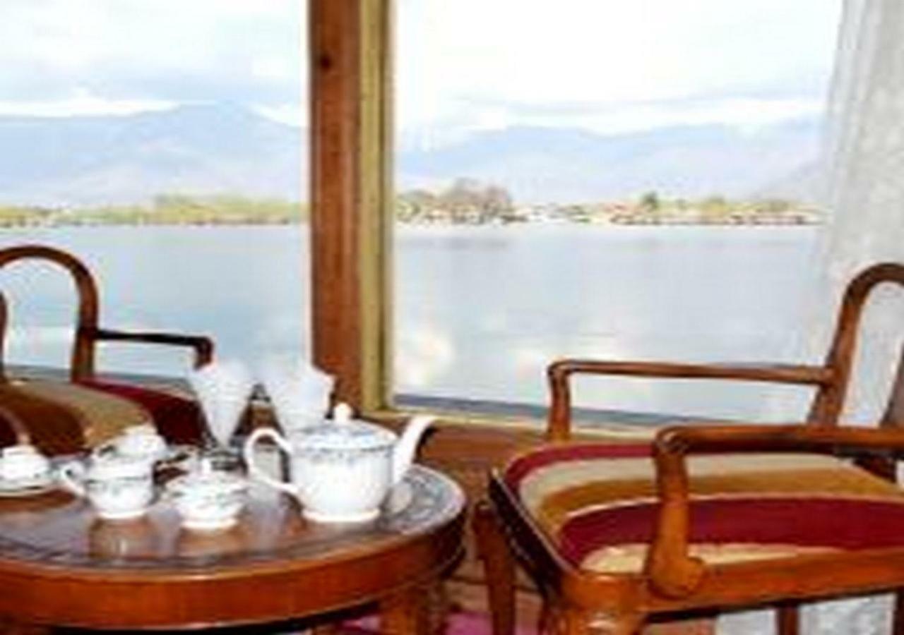 Hotel Peacock Houseboats Srīnagar Zewnętrze zdjęcie